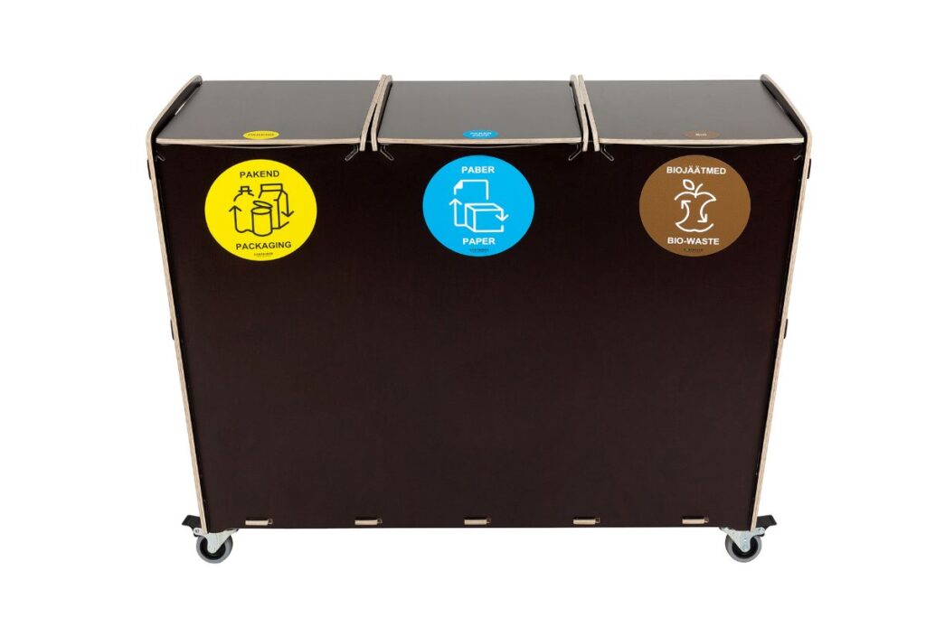 Durable brown recycling bin with 3 compartments for plastic, paper, and mixed waste. Designed for sustainable waste sorting. Capacity: 40 liters