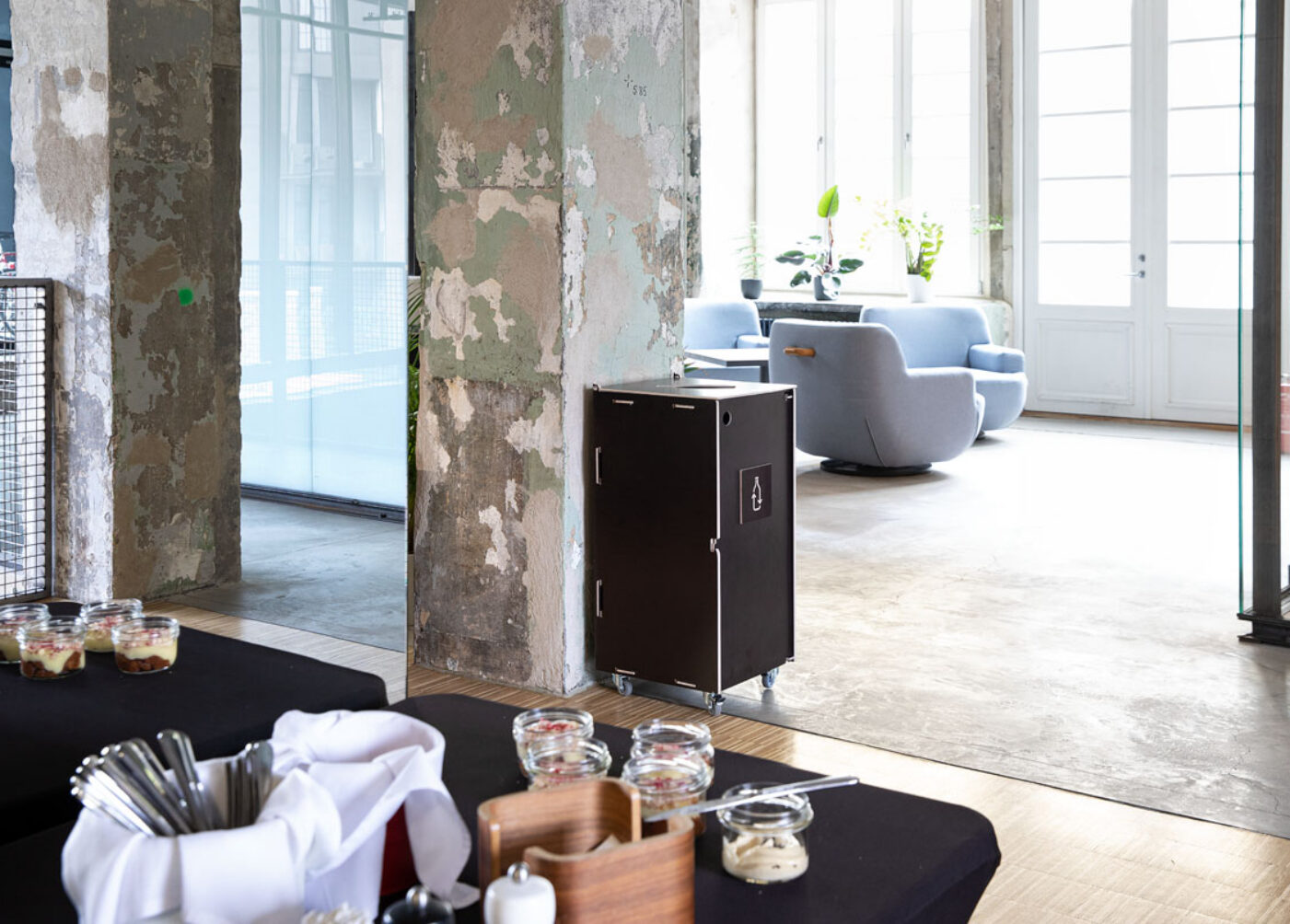Waste bins for kitchen supporting everyday disposal and sorting.