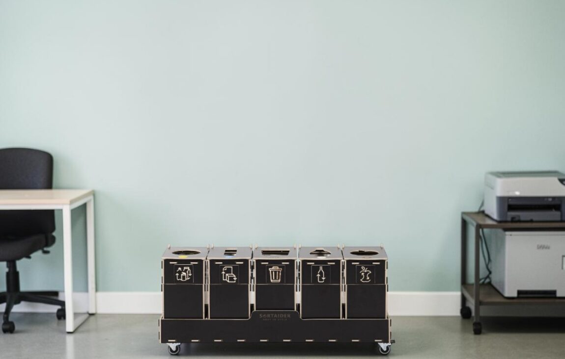Back Office Recycling Bin for efficient waste sorting in back offices, administration areas and staff-only workspaces. Durable Scandinavian design.