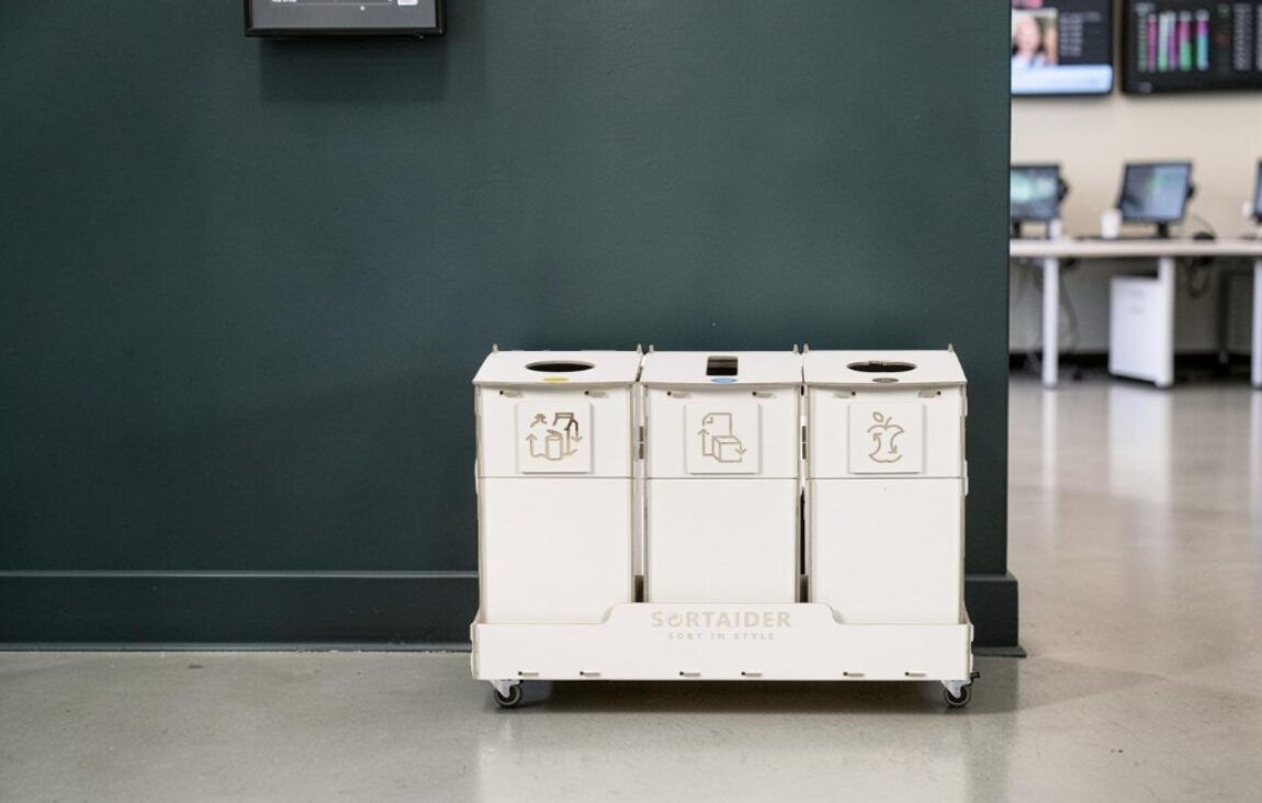 Call Centre Recycling Bin for Waste Sorting in call centres, customer support offices and agent workspaces.