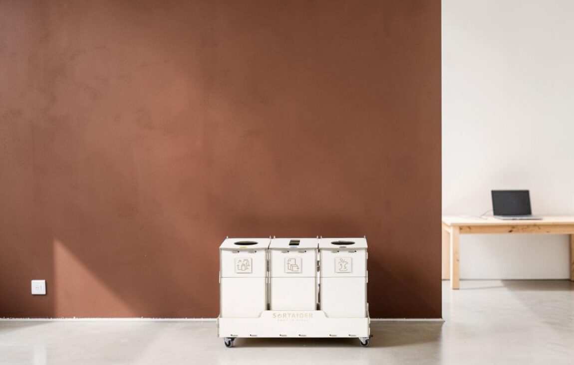 Project Hub Recycling Bin for Waste Sorting in project hubs, collaboration spaces and team work areas.