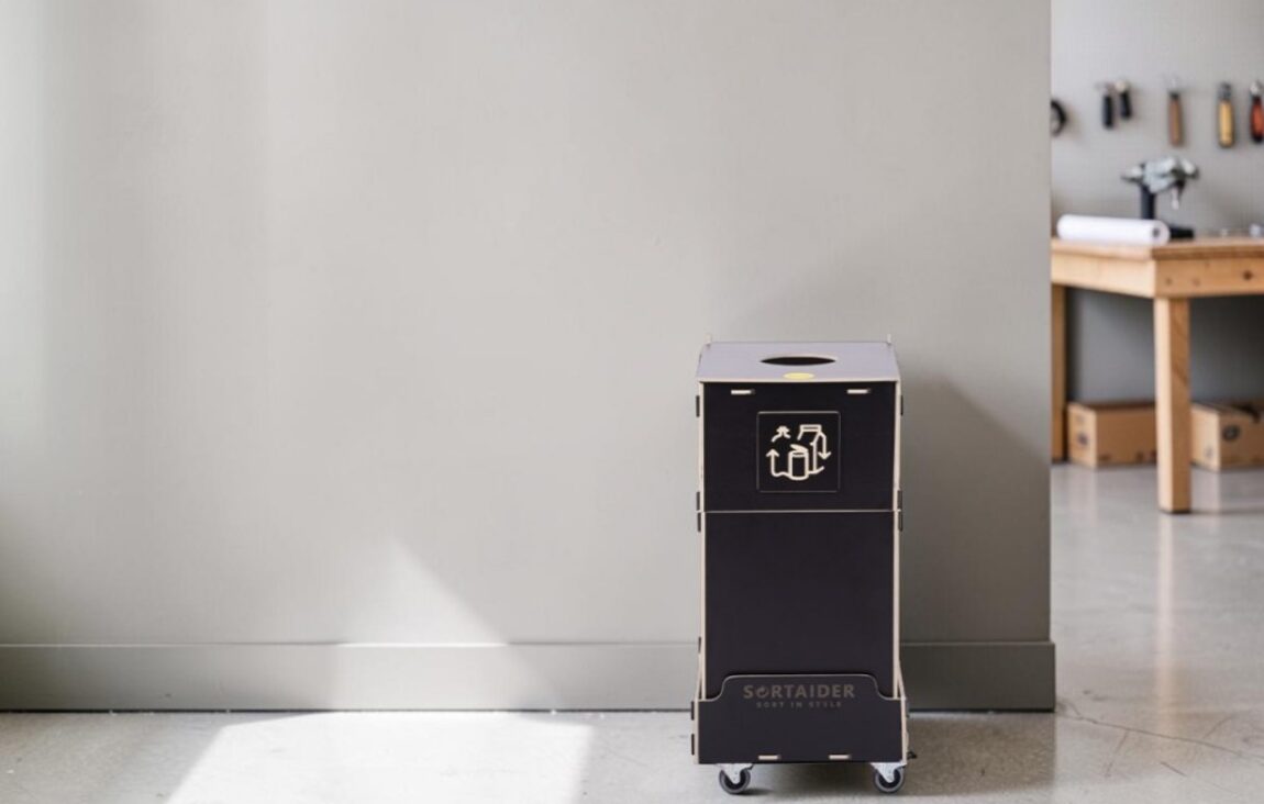 Workshop Room Recycling Bin for Waste Sorting in workshop rooms, maintenance areas and practical workspaces.