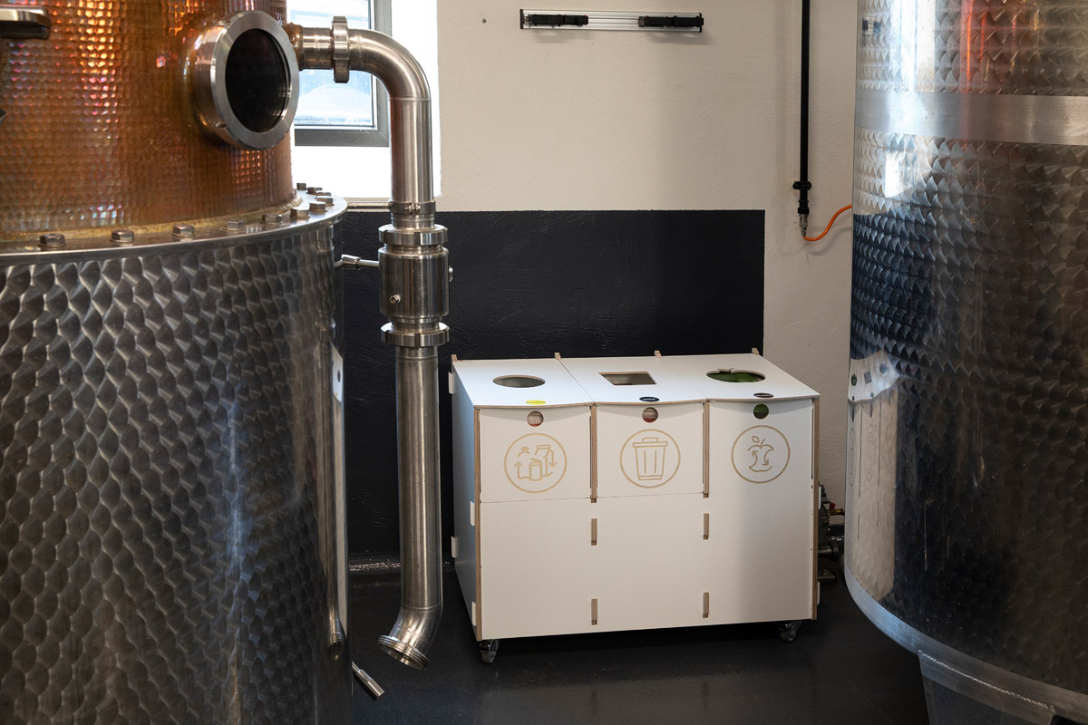 Tri sélectif élégant chez Tohi Distillery – Tohi Distillery